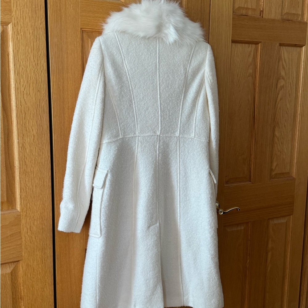 Guess White Double-Breasted Pea Coat with Faux Fur Collar - Picture 7 of 8